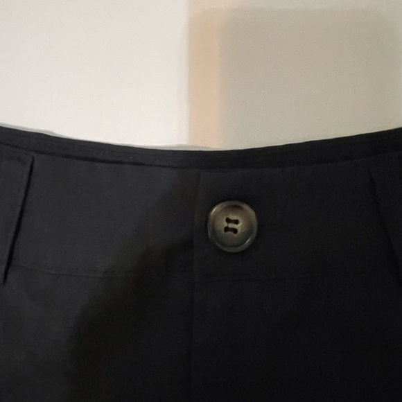 Black SHEIN Short Size Medium - Picture 2 of 3